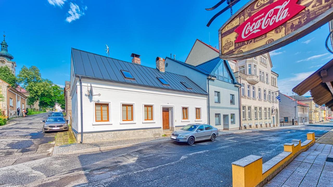 V Novem Meste Pod Smrkem Apartment *